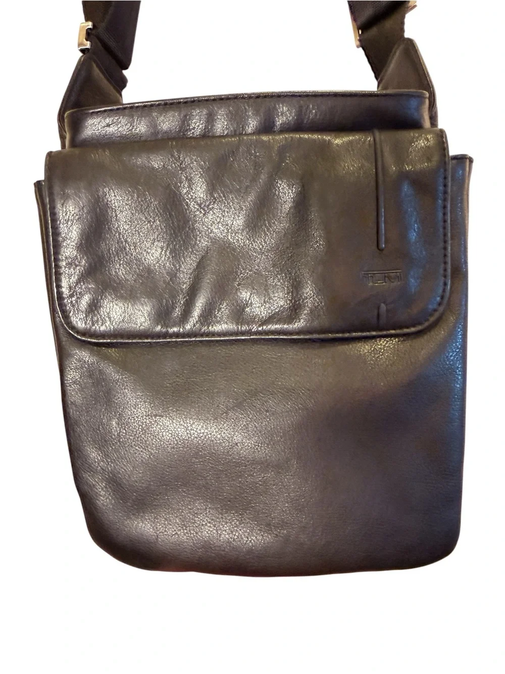 Tumi Minimalist Durable Black Leather Messenger Crossbody Travel Commuter Bag
